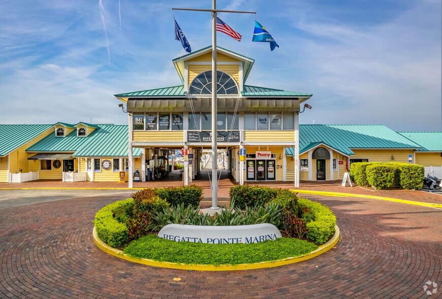 1001 Riverside Dr, Palmetto, FL for lease - Primary Photo - Image 1 of 20