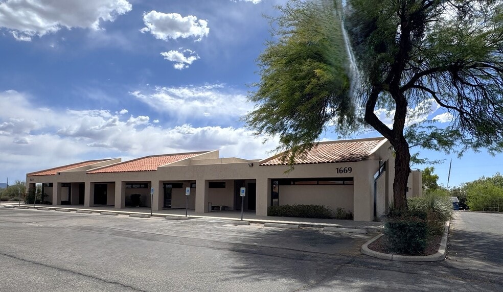 1669 W Ina Rd, Tucson, AZ for sale - Building Photo - Image 2 of 8
