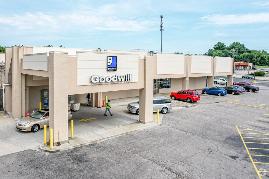 5615 Outer Loop, Louisville, KY 40201 Knobview Shopping Center