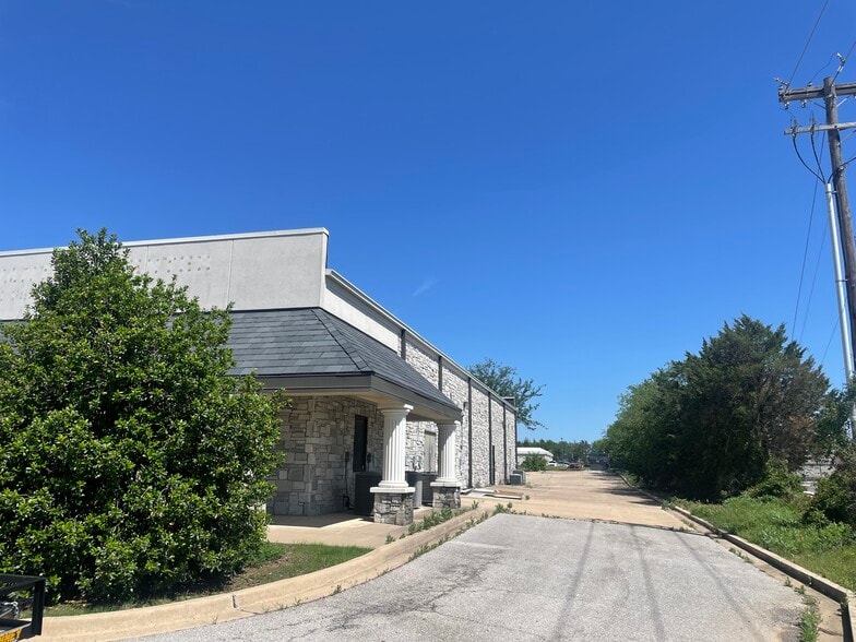 1202 Brookview Dr, Ardmore, OK for sale - Building Photo - Image 3 of 16