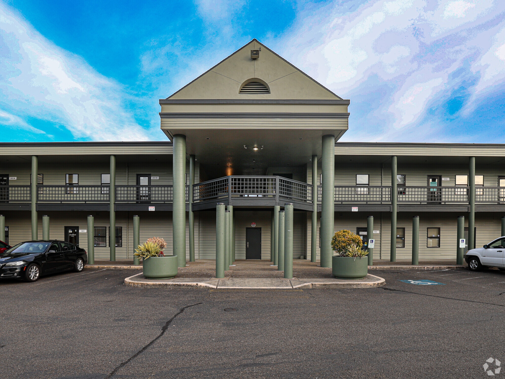 25500 SE Stark St, Gresham, OR for lease Primary Photo- Image 1 of 7