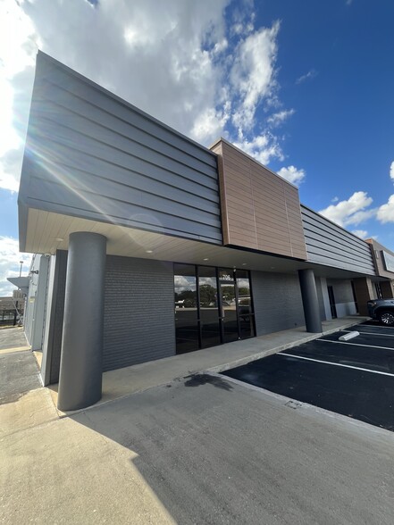 706 Congaree Rd, Greenville, SC for lease - Building Photo - Image 1 of 5