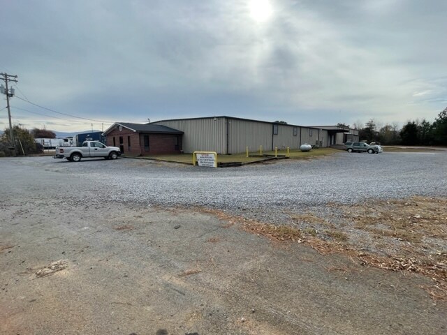 175 Commerce Dr, Chatsworth, GA for lease - Building Photo - Image 2 of 10