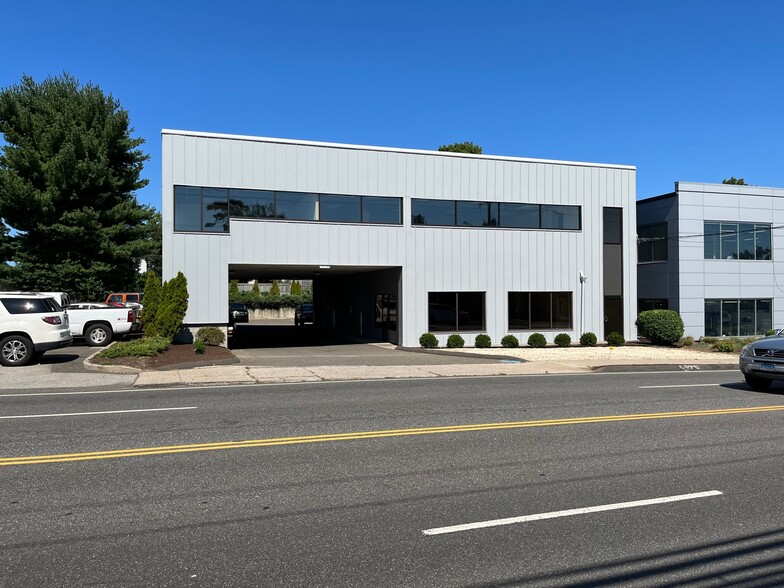 215 Westport Ave, Norwalk, CT for sale - Building Photo - Image 1 of 1