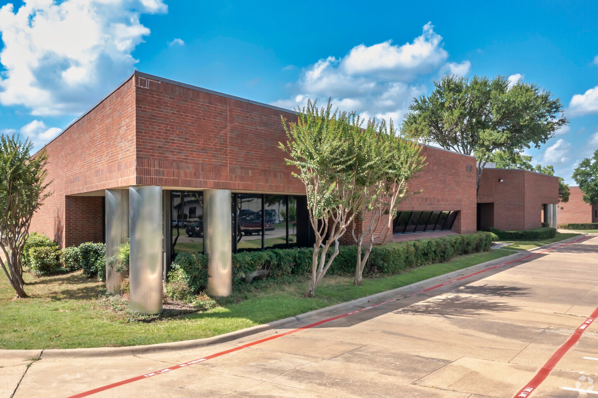 1450 Regal Row, Dallas, TX for sale Primary Photo- Image 1 of 1