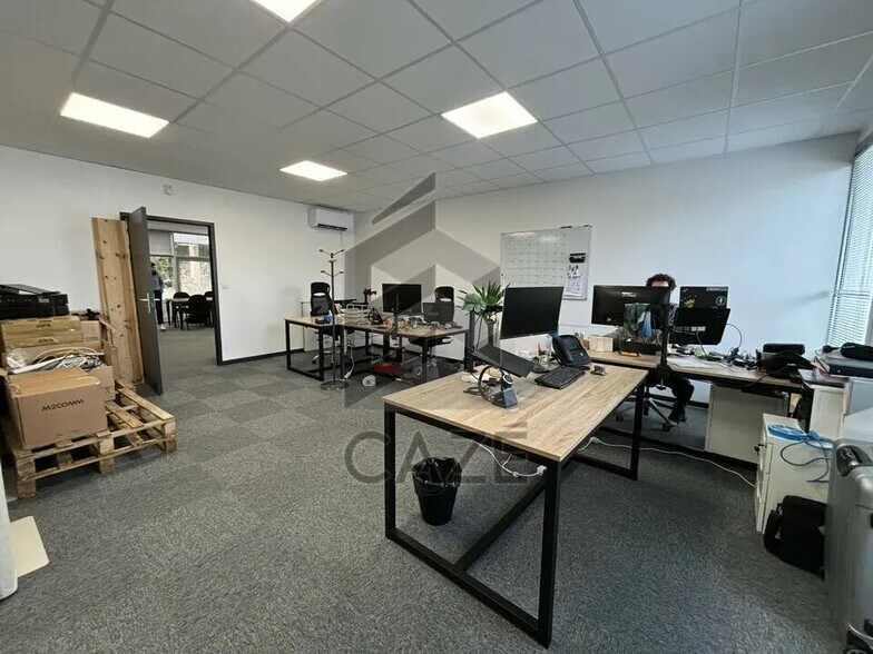 Office in Pessac for lease - Interior Photo - Image 3 of 3