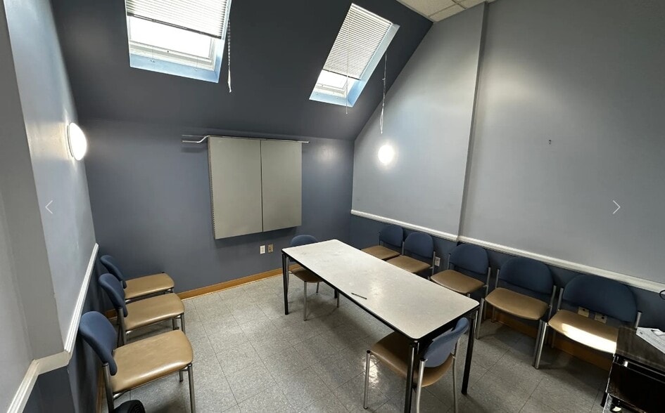 105 Merrick St, Worcester, MA for sale - Interior Photo - Image 2 of 14