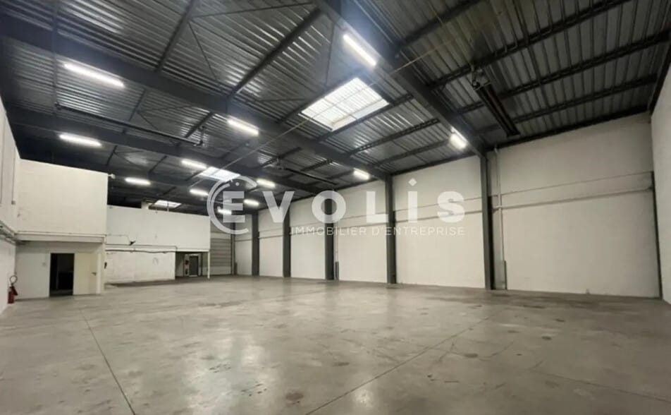 Flex in Massy for lease - Interior Photo - Image 3 of 8