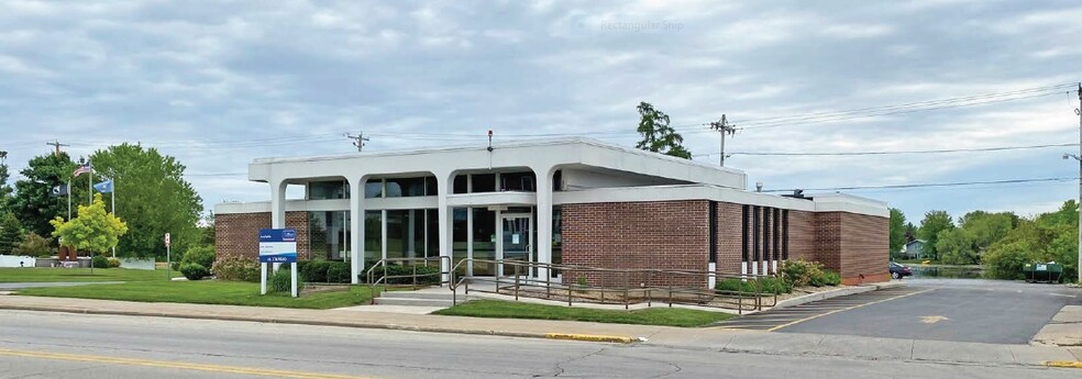 132 E Main St, Hortonville, WI for lease - Building Photo - Image 1 of 4