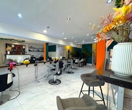 69-69B Lavender Hl, London for lease Interior Photo- Image 2 of 7