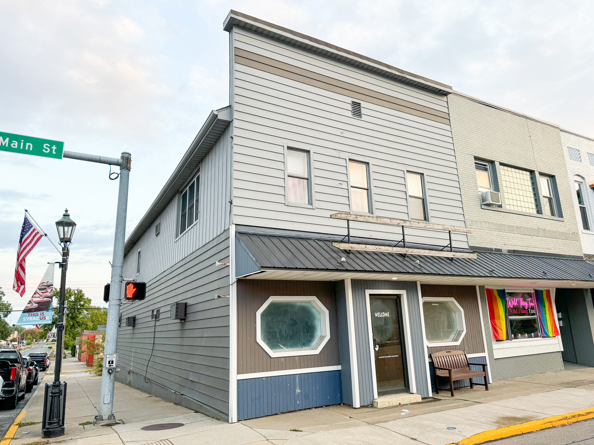 101 W Main St, Syracuse, IN for sale Primary Photo- Image 1 of 40