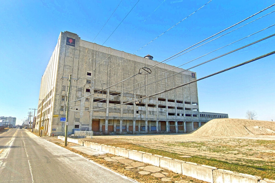 1921 E Ferry St, Detroit, MI for sale - Building Photo - Image 2 of 16