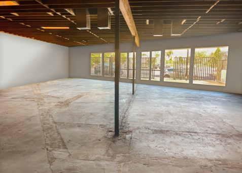 7307-7309 Canoga Ave, Canoga Park, CA for lease - Building Photo - Image 2 of 16