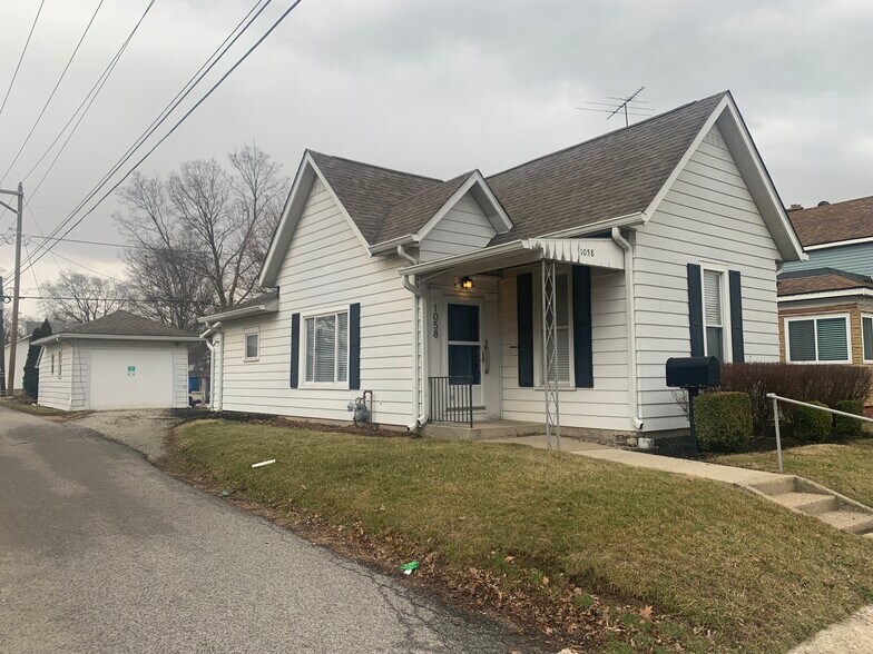 1058 S 10th St, Noblesville, IN 46060