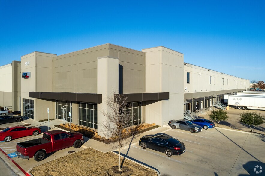 5501 Sandshell Dr, Fort Worth, TX for sale - Primary Photo - Image 1 of 1