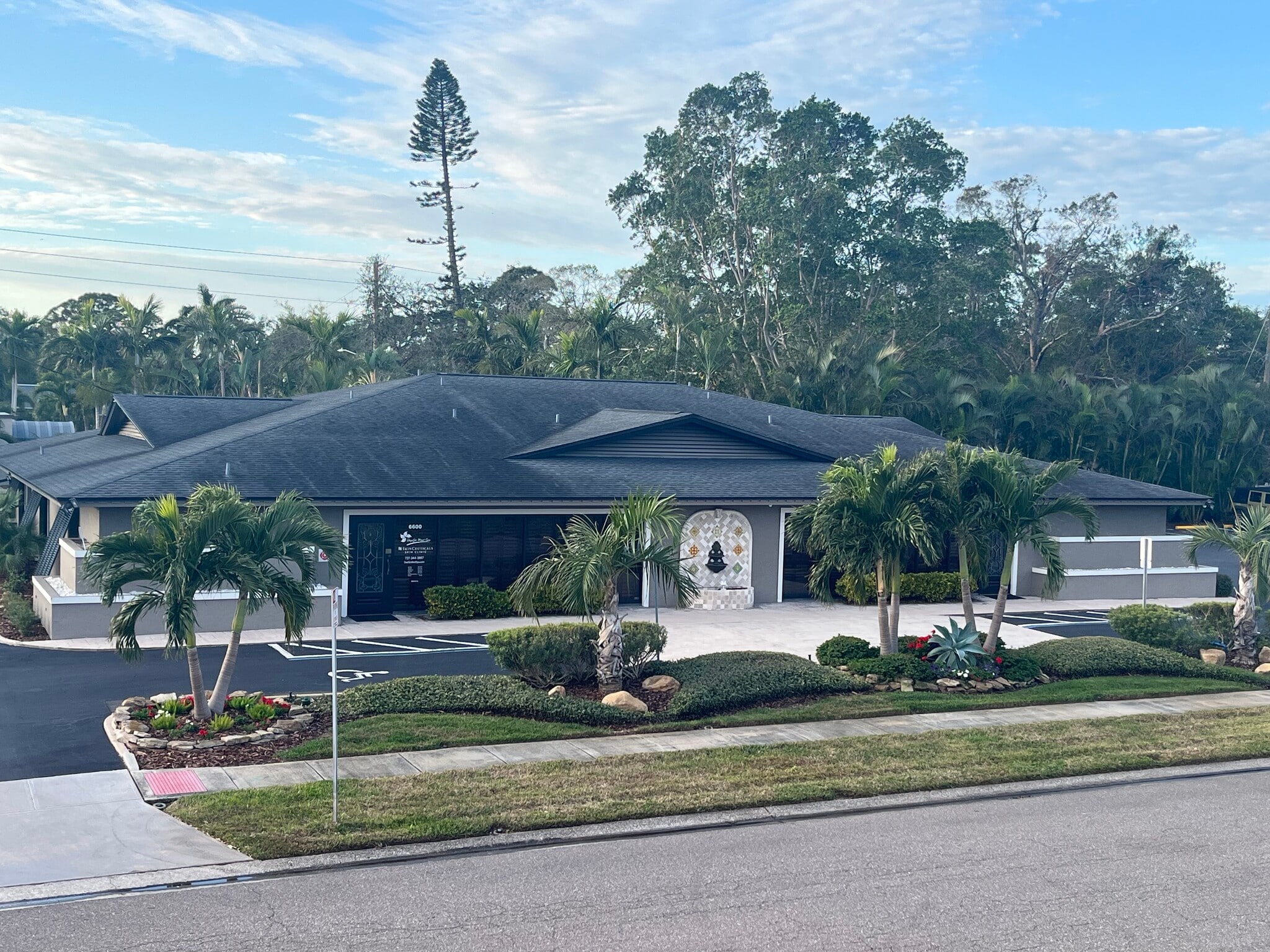 6600 10th Ave N, Saint Petersburg, FL for lease Primary Photo- Image 1 of 24