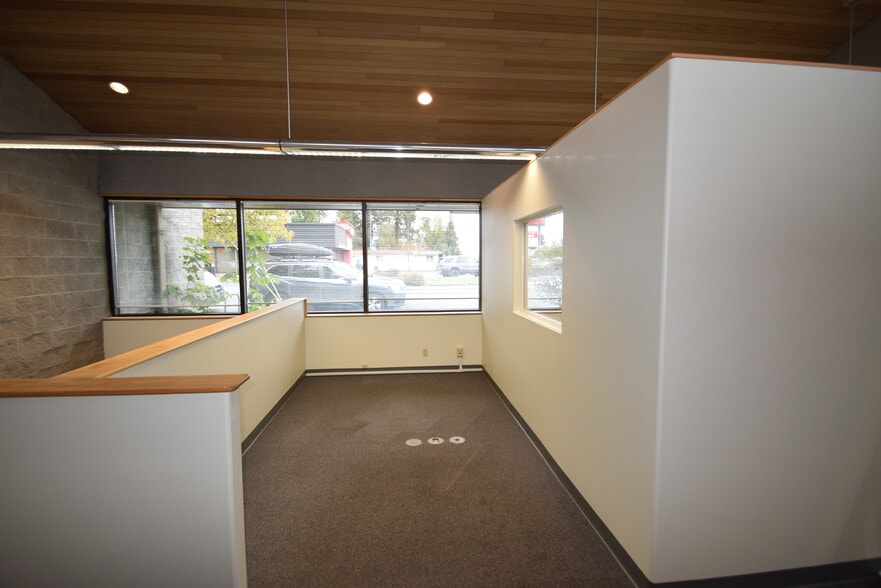 1543 NE 3rd St, Bend, OR for lease - Building Photo - Image 3 of 9