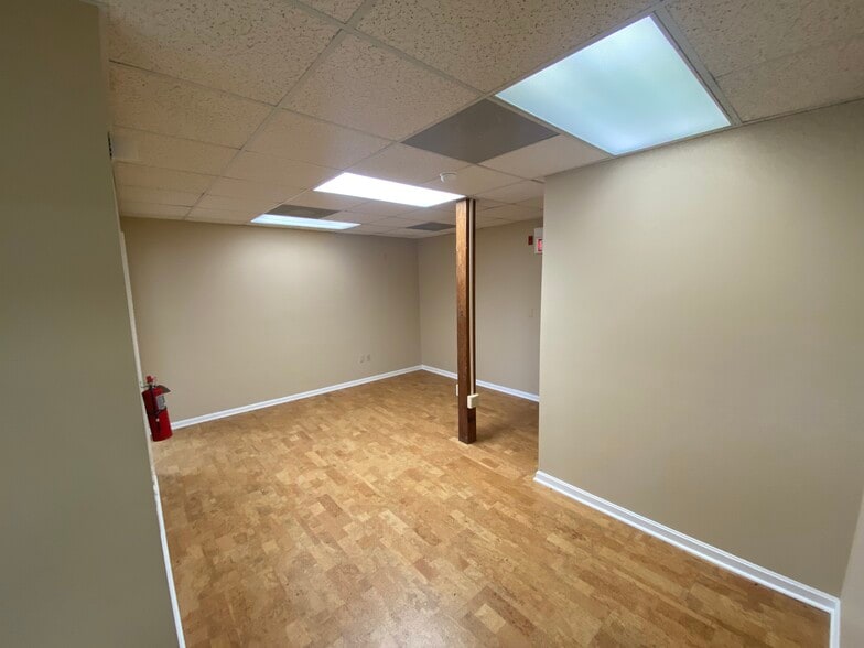 1201 College Park Dr, Dover, DE for lease - Interior Photo - Image 2 of 6