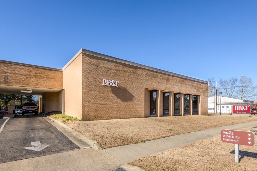 102 W Main St, Plymouth, NC 27962