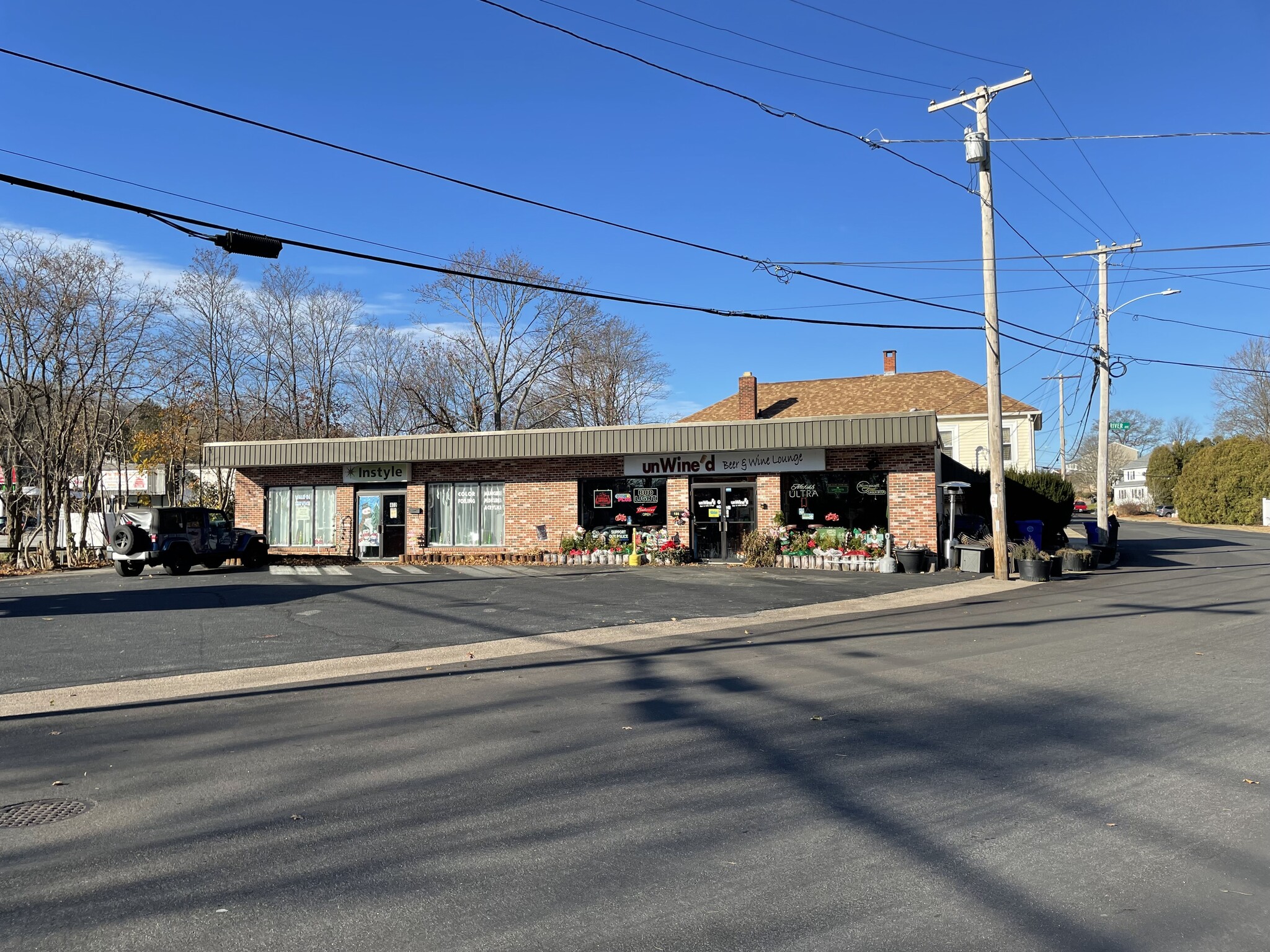 400 Providence St, West Warwick, RI 02893 - Retail for Sale | LoopNet