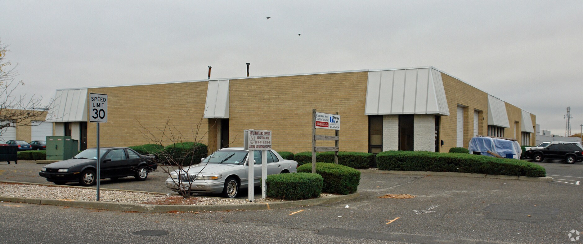 350 Central Ave, Bohemia, NY 11716