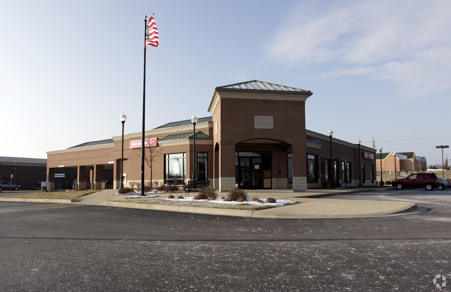 30786 Lyon Center Dr E, New Hudson, MI 48165