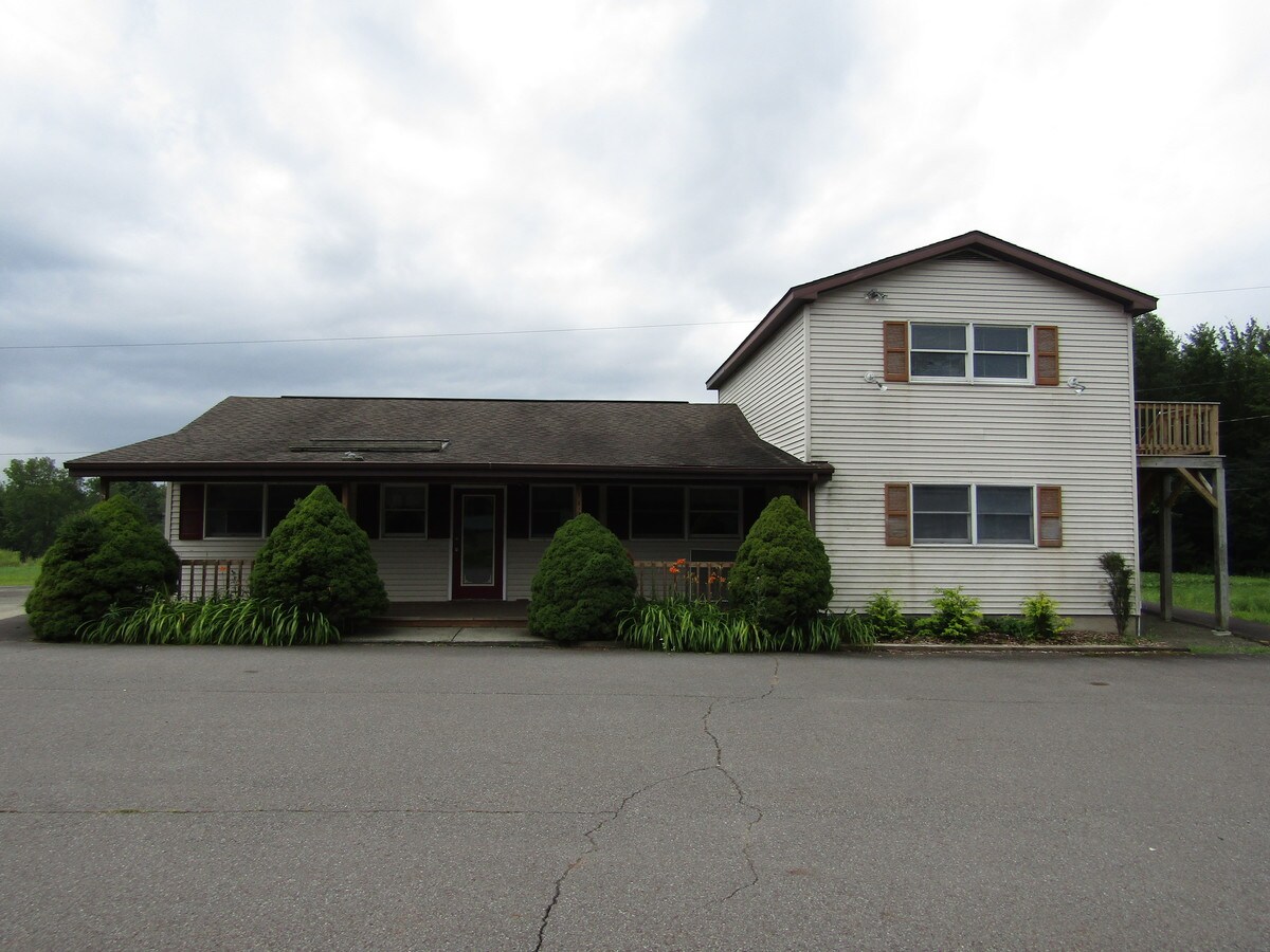 1186 Hamlin Hwy, Lake Ariel, PA 18436