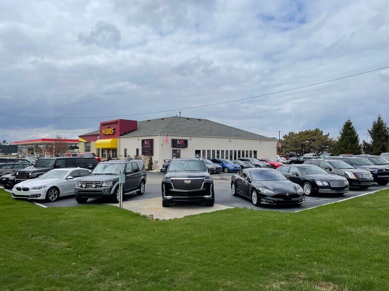 7444 E 116th St, Fishers, IN 46038