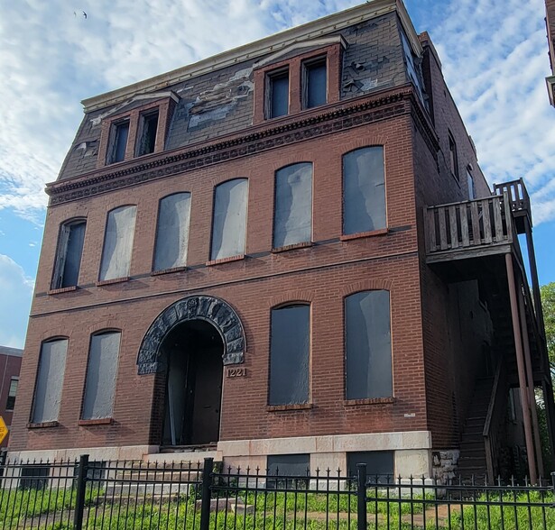 1221 Hebert St, Saint Louis, MO for sale - Primary Photo - Image 1 of 1