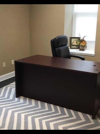 680 Village Ter NE, Marietta, GA for lease Interior Photo- Image 1 of 7