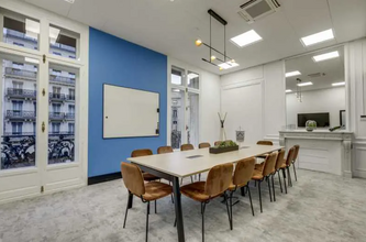 Coworking Space in Paris for lease Interior Photo- Image 2 of 13