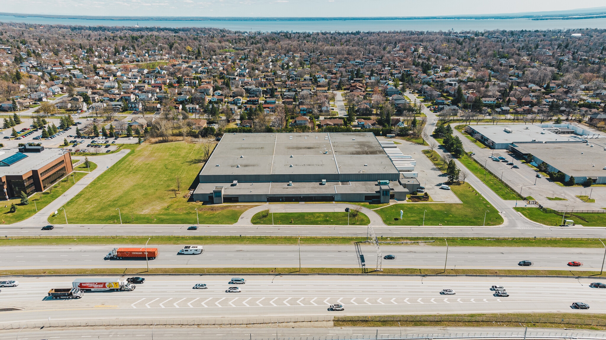 17400 Rte Transcanadienne, Kirkland, QC for lease Building Photo- Image 1 of 9