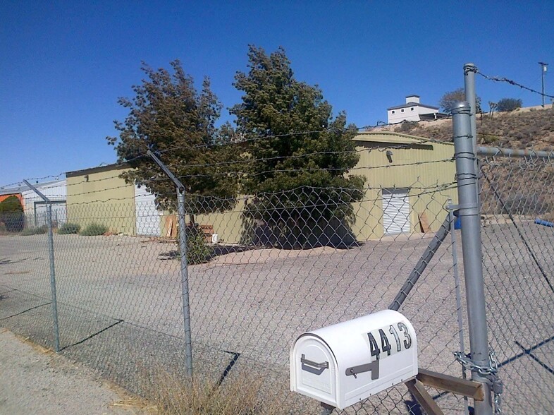 4413 Old Woman Springs Rd, Yucca Valley, CA for lease - Building Photo - Image 1 of 20