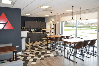 Breckland, Milton Keynes for lease Interior Photo- Image 2 of 5