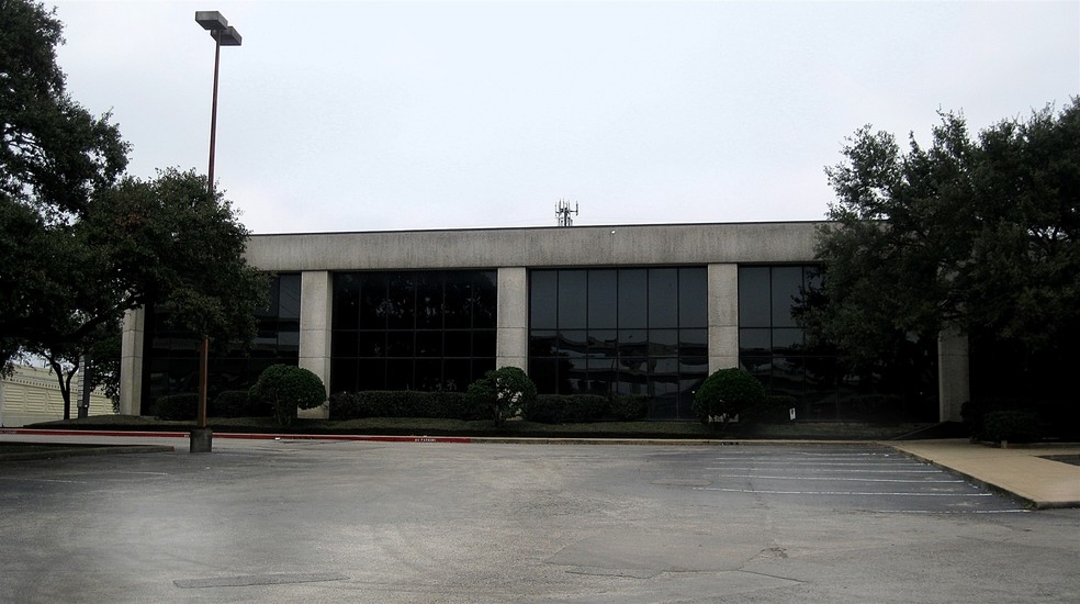 1080 W Sam Houston Pky N, Houston, TX for lease - Building Photo - Image 3 of 3