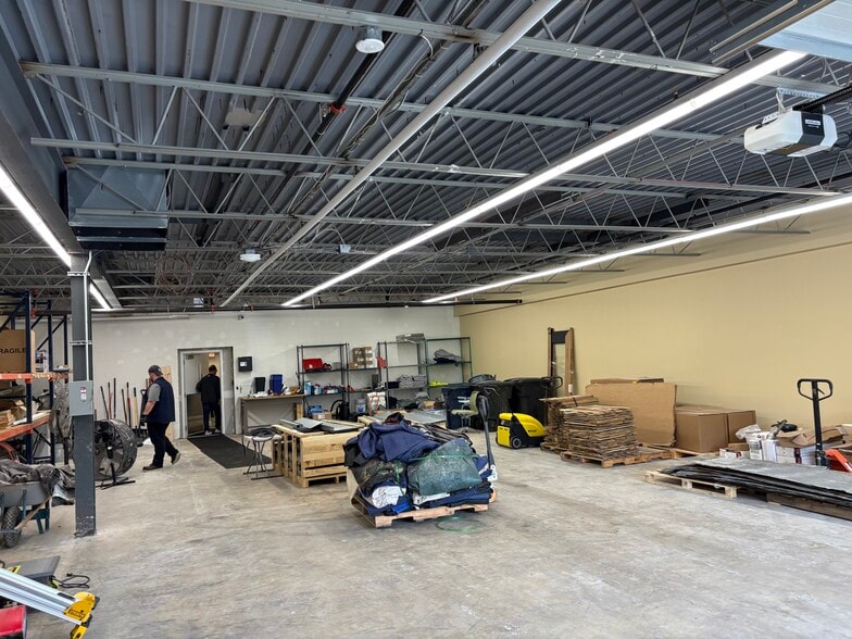 104 Witmer Rd, Horsham Township, PA for lease - Building Photo - Image 2 of 6