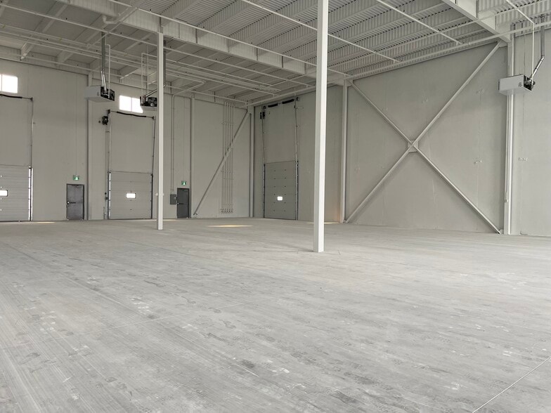 20 Newkirk Ct, Brampton, ON for sale - Interior Photo - Image 3 of 6