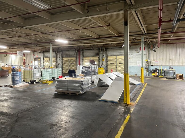 1255 Oak St, Elkhart, IN for sale - Building Photo - Image 2 of 16