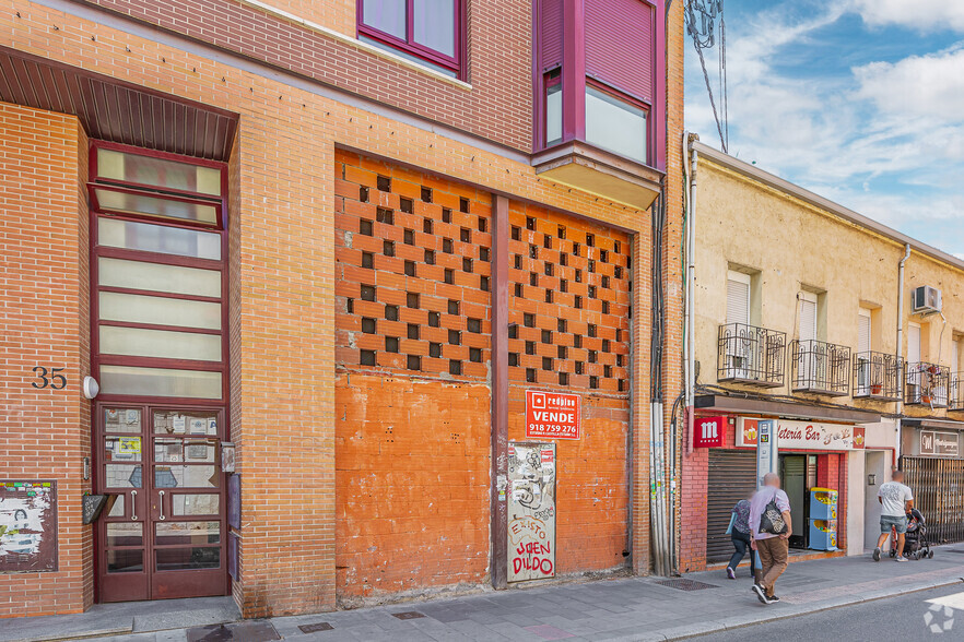 Calle Capitán Blanco Argibay, 35, Madrid, Madrid for lease - Building Photo - Image 3 of 4