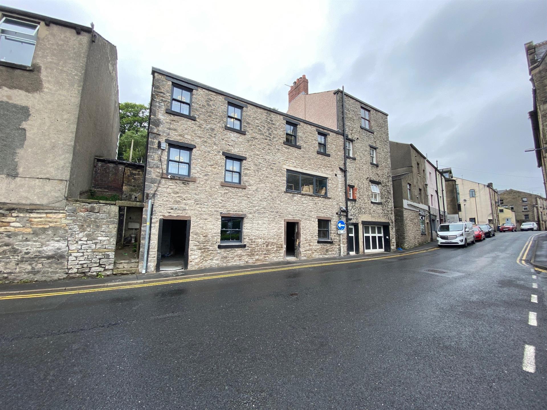 134 Lowergate, Clitheroe for lease Primary Photo- Image 1 of 2