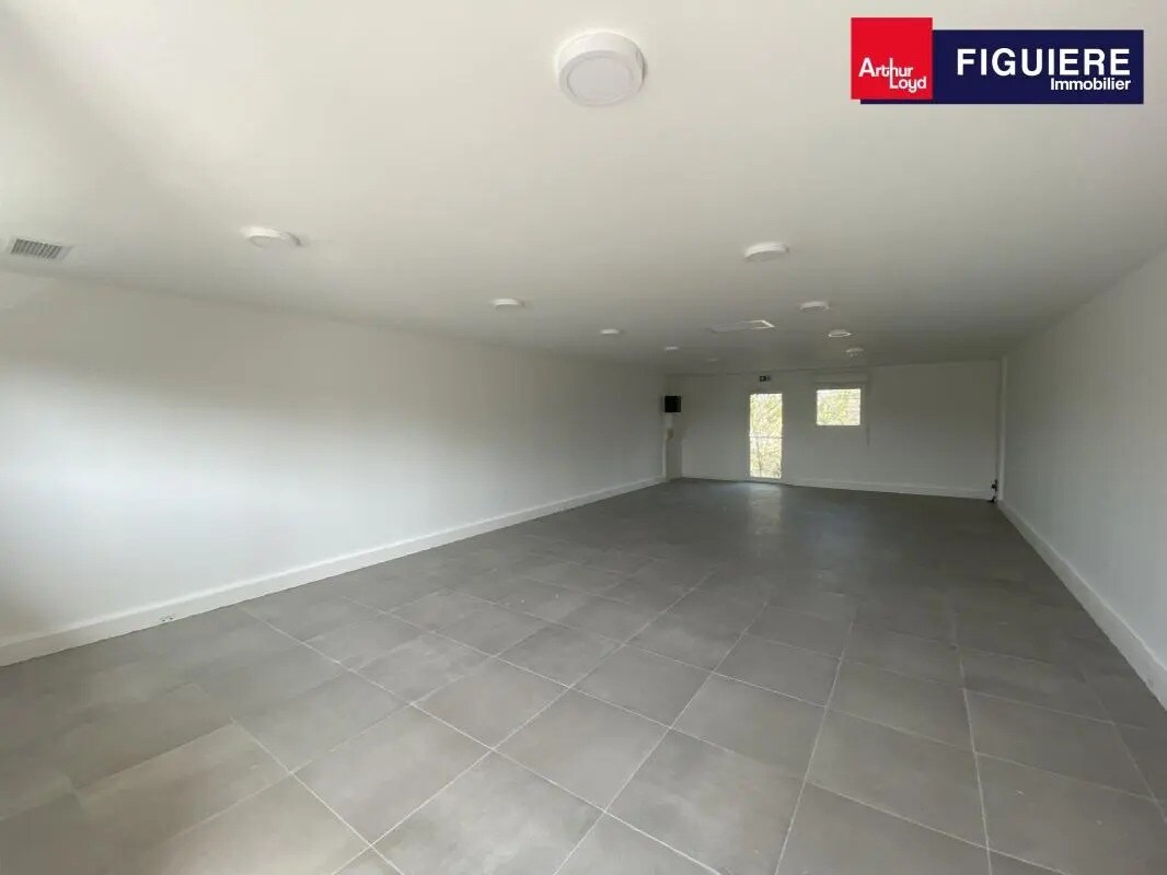 215 Avenue Jean Monnet, Saint-Cannat for lease Interior Photo- Image 1 of 2