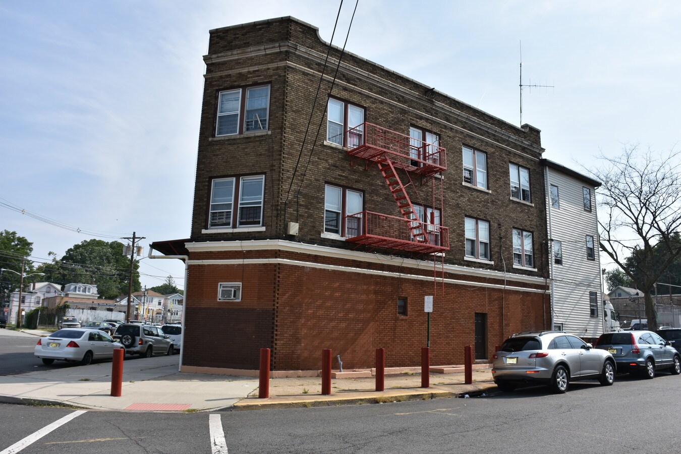 11521158 E Broad St, Elizabeth, NJ 07201