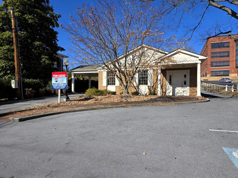 159 E Valley St, Abingdon, VA for lease - Building Photo - Image 1 of 16