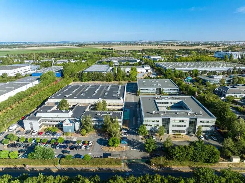 Office in Roissy-en-France for lease - Aerial - Image 2 of 3