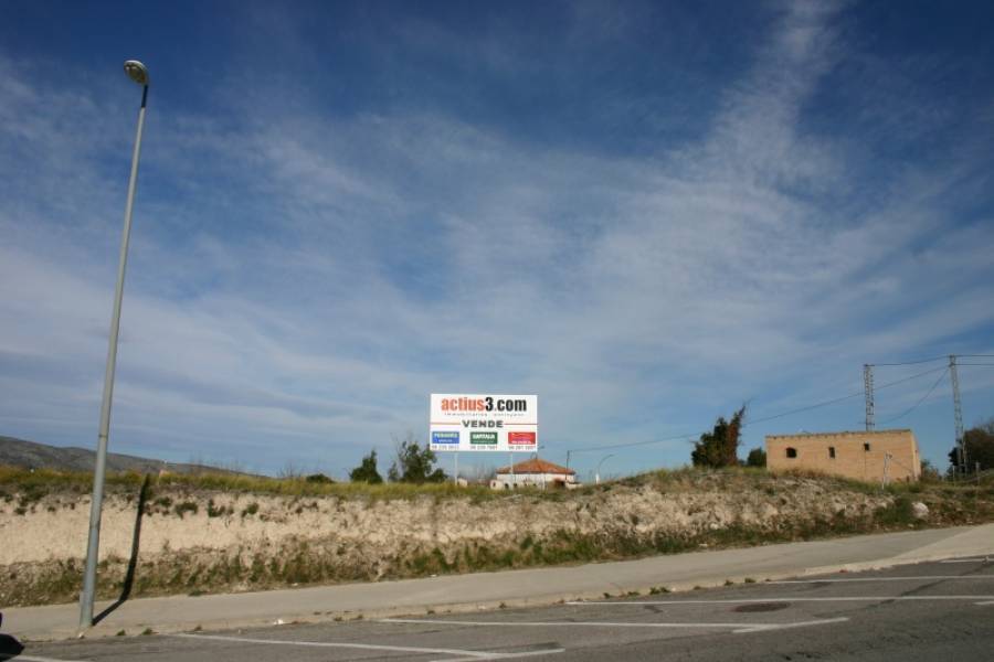 Land in València for sale Building Photo- Image 1 of 4