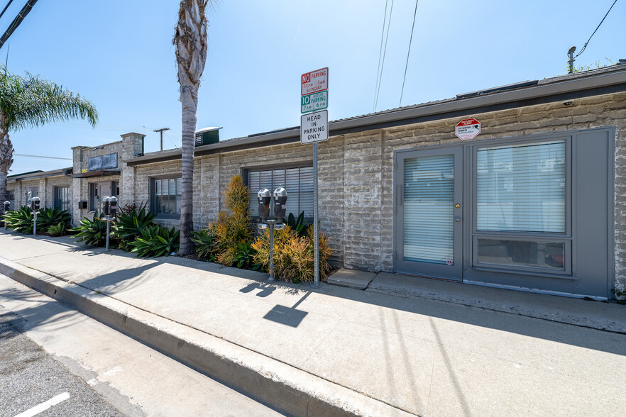 2932-2950 Nebraska Ave, Santa Monica, CA for lease - Building Photo - Image 2 of 10