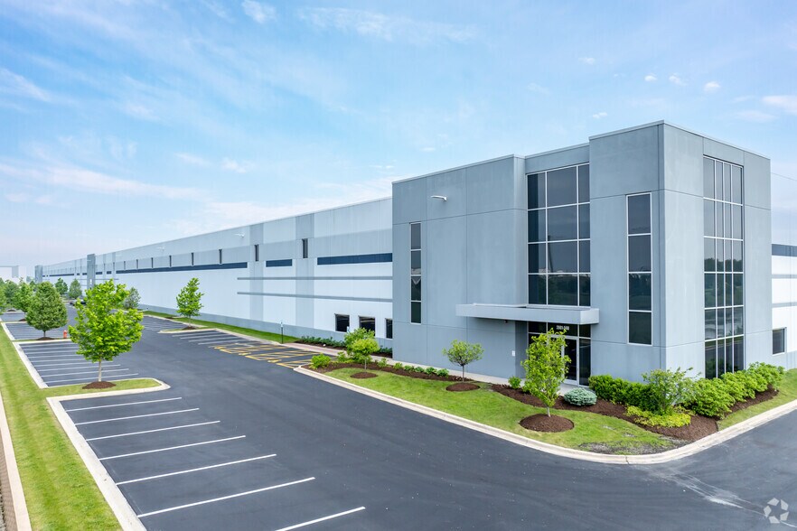 2801 Alft Ln, Elgin, IL for lease - Building Photo - Image 2 of 15
