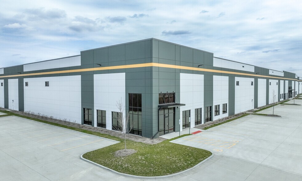 13801 George Bush Ct, Huntley, IL for sale - Building Photo - Image 1 of 1