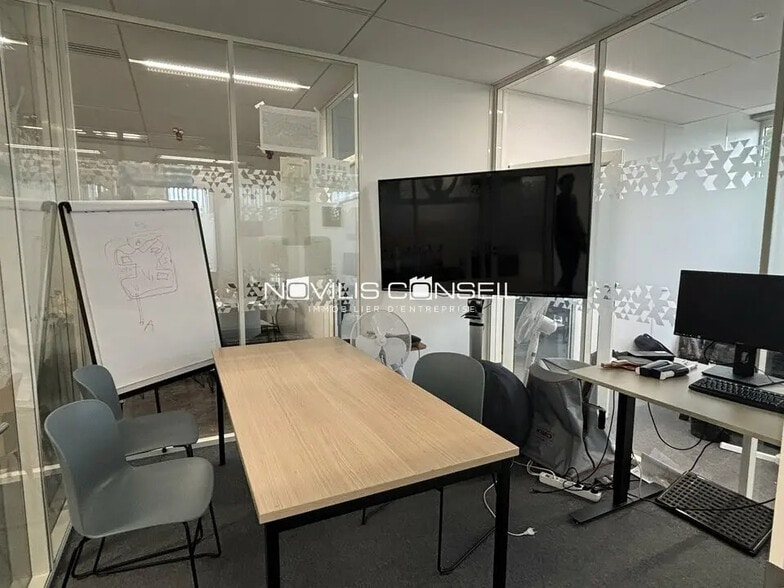 Office in Toulouse for lease - Interior Photo - Image 3 of 6