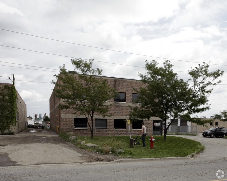 69 Healey Rd, Caledon, ON for lease - Building Photo - Image 2 of 2